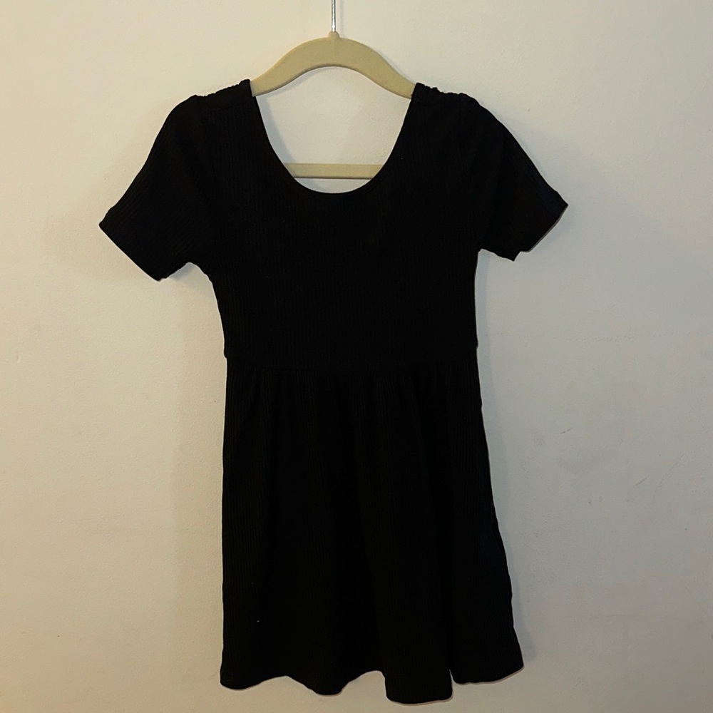 XS Black Short-Sleeve Ribbed Dress for Girls